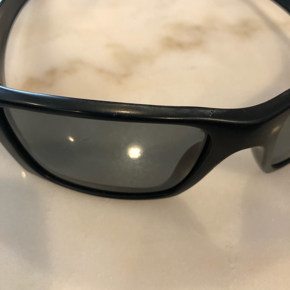 Men’s polarized Oakleys sunglasses